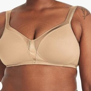 Playtex Women's 18 Hour Silky Soft Smoothing Bra NWOT Size 36C